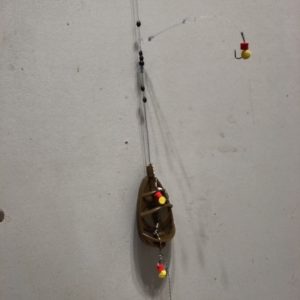 Рыболовный монтаж Флет три крючка с отводом